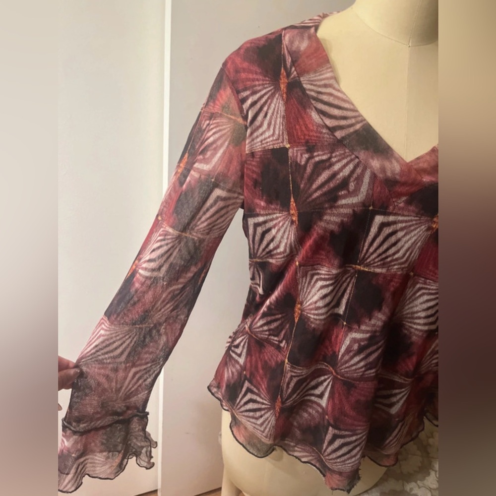 Source Unknown Sheer V-Neck Blouse in Burgundy and Black Geometric Print